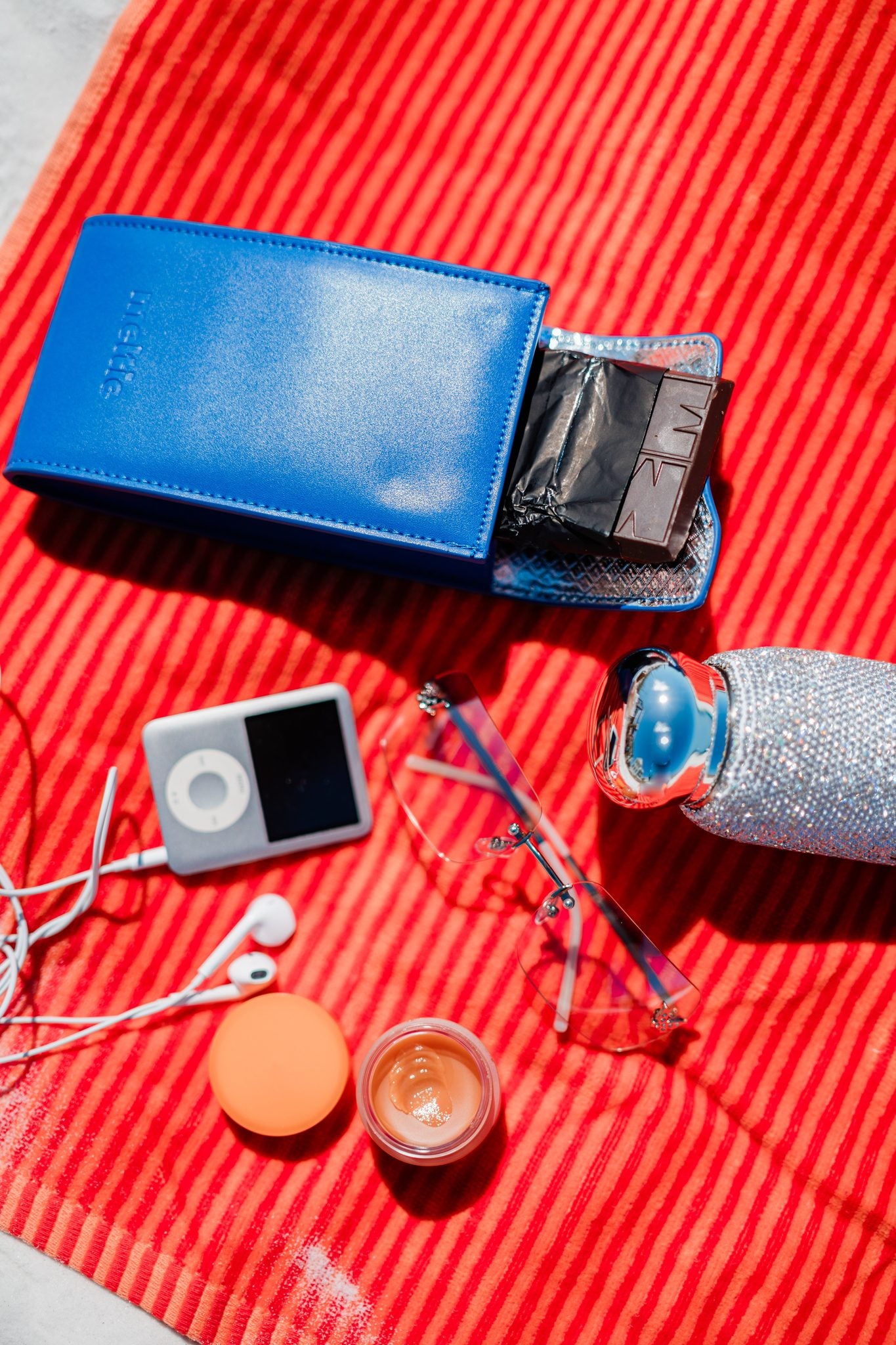 meltie pocket in beach scene